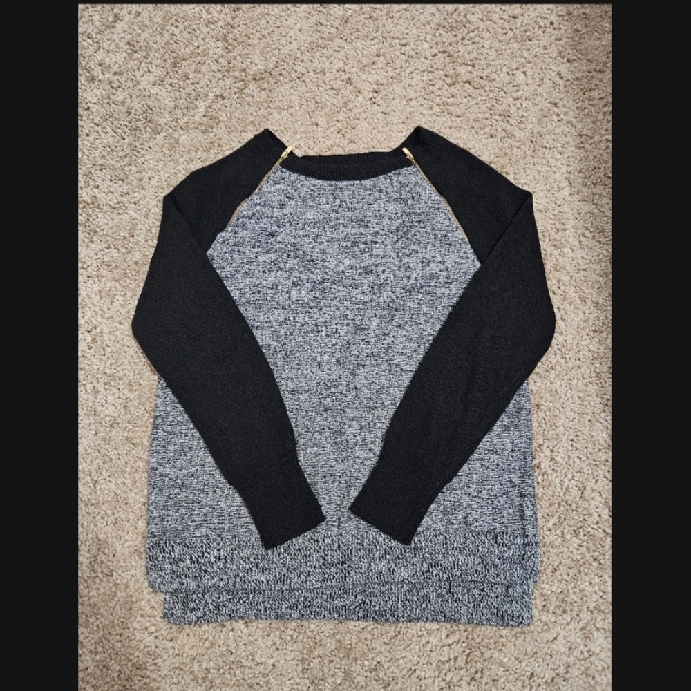 Banana Republic Black and Gray Crewneck Sweater